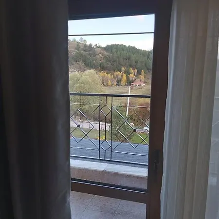 Vila Restaurant Laura Voskopojë