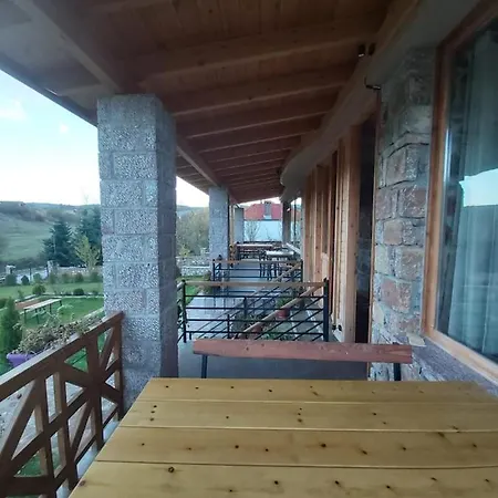 Vila Restaurant Laura Voskopoja